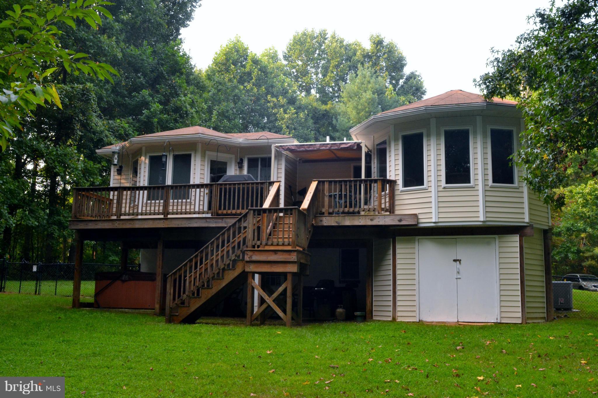 9185 Nana Russell Road Owings, MD 20736 - Photo 25 of 30 Rear View