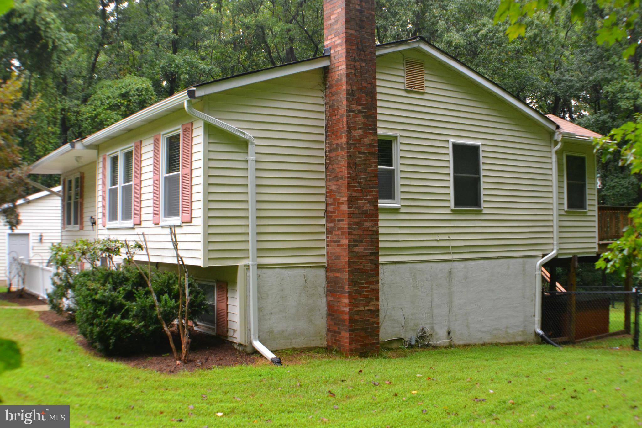 9185 Nana Russell Road Owings, MD 20736 - Photo 26 of 30 Exterior Side View