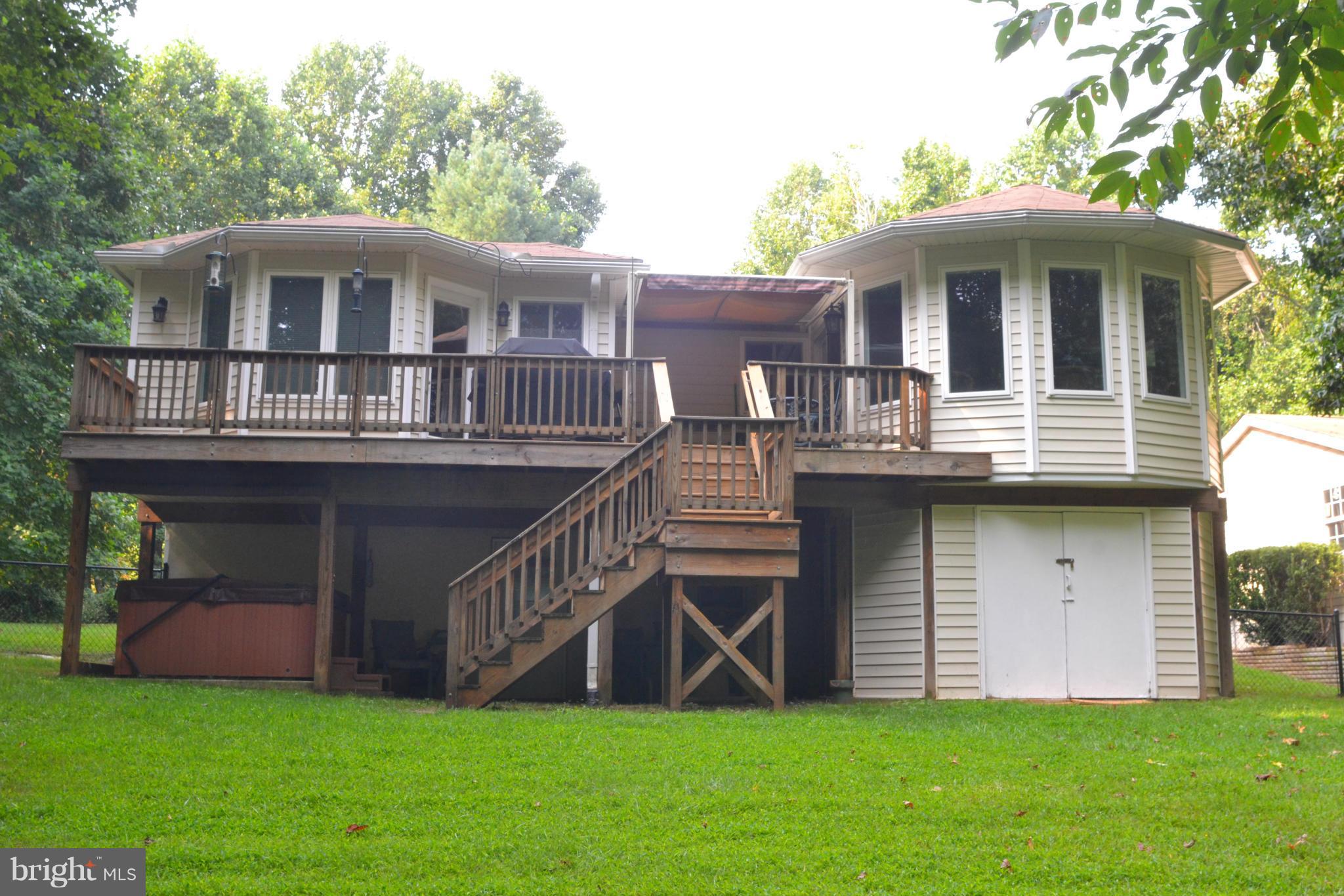 9185 Nana Russell Road Owings, MD 20736 - Photo 27 of 30 Rear View