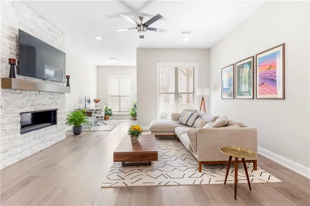 $739,900 | 4325 Parkside Place, Atlanta, GA 30342