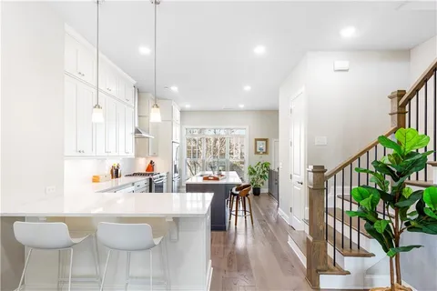 $739,900 | 4325 Parkside Place, Atlanta, GA 30342