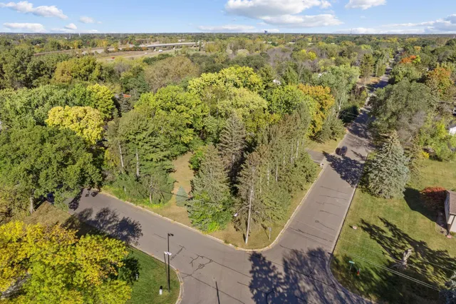 $129,900 | 1650 89th Avenue North, Brooklyn Park, MN 55444