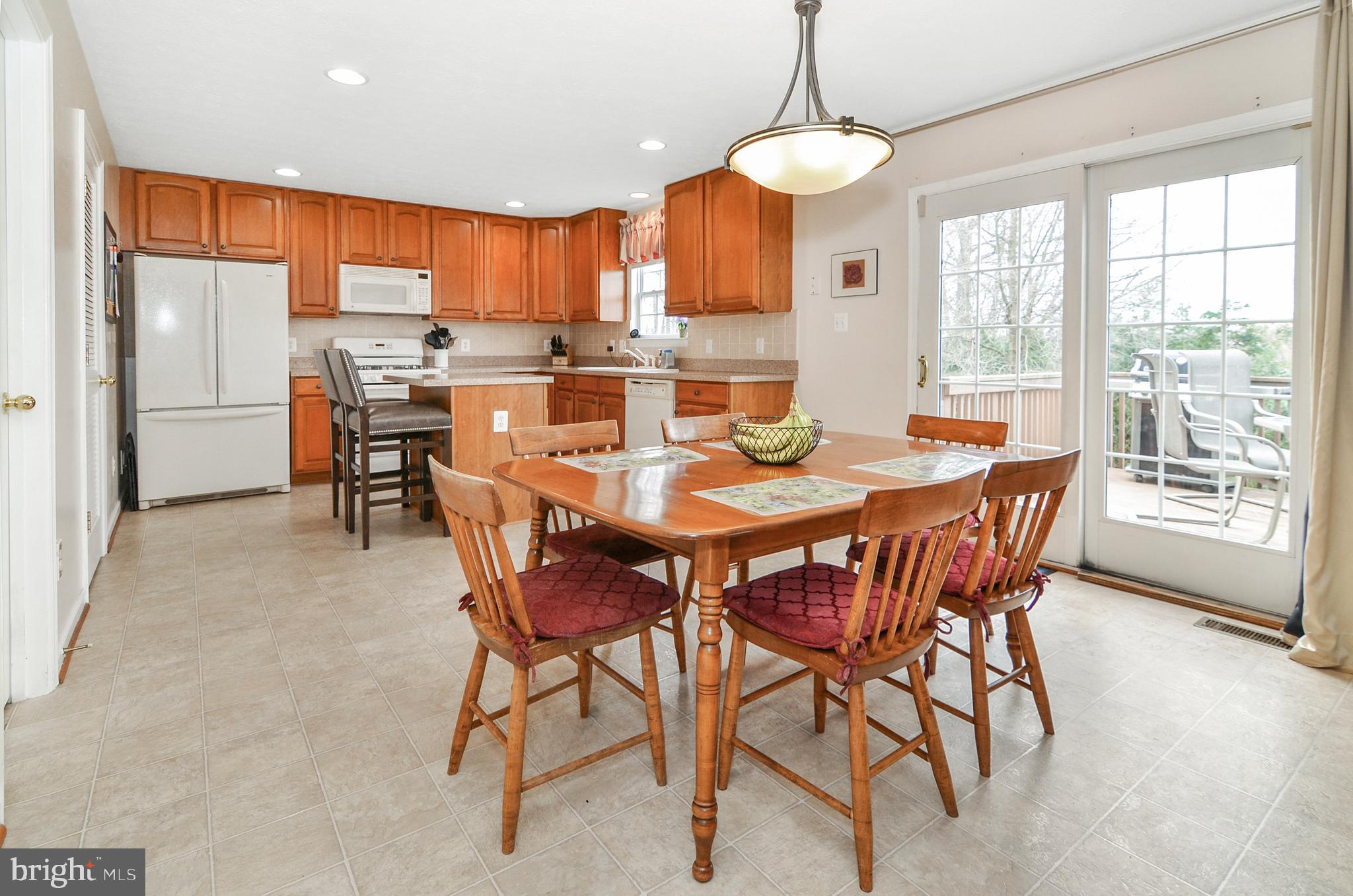 4638 Riddle Drive Baltimore, MD 21236 - Photo 6 of 38 KITCHEN