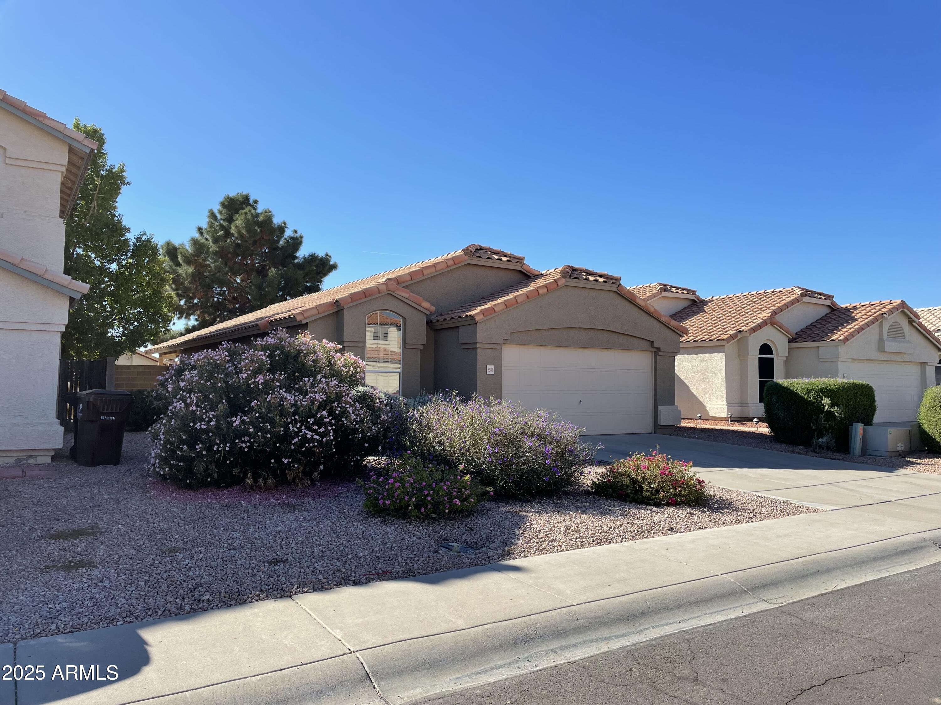 8949 West Kathleen Road Peoria, AZ 85382 - Photo 3 of 28