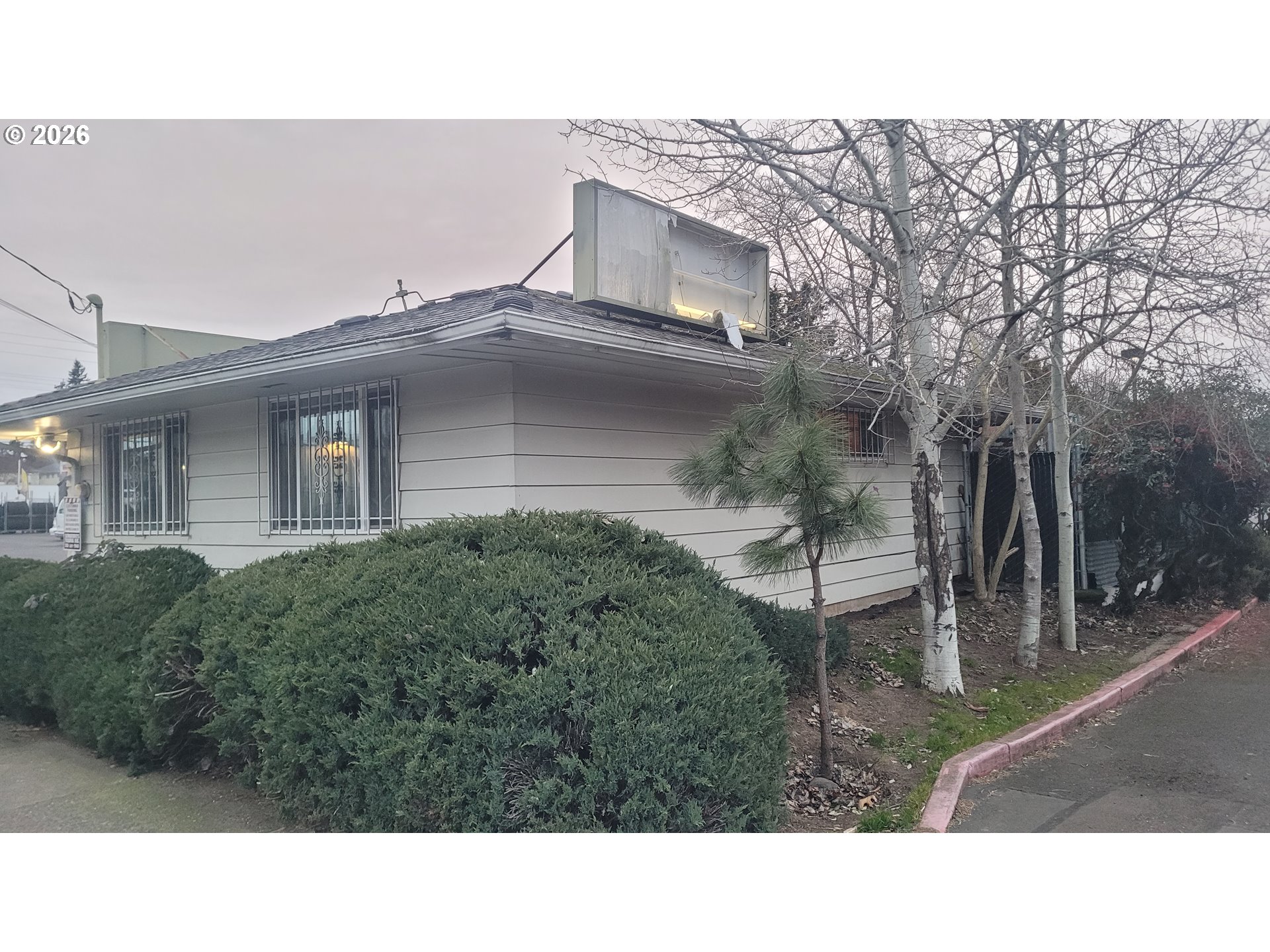 606 Southeast 148th Avenue Portland, OR 97233 - Photo 2 of 2