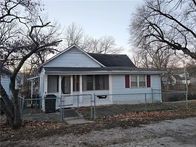 $120,000 | 1005 Kenton Street, Leavenworth, KS 66048