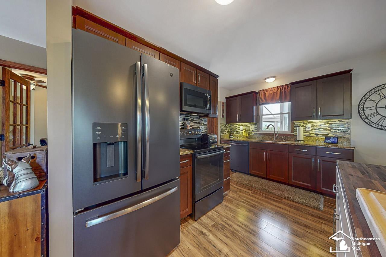 12900 Wabash Road Milan, MI 48160 - Photo 5 of 39 50085516-4.JPG