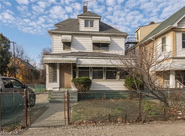 $95,000 | 686 East 92nd Street, Cleveland, OH 44108
