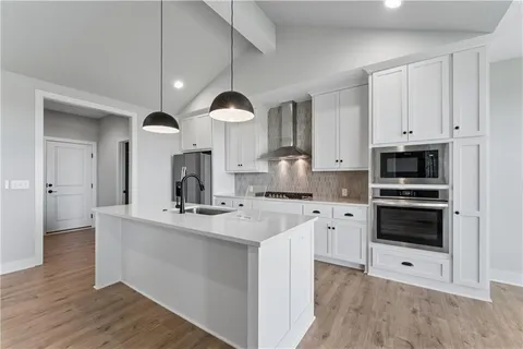 $569,900 | 17120 West 168th Place, Olathe, KS 66062