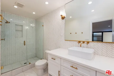 $825,000 | 8535 North W Knoll Drive, Unit 109, West Hollywood, CA 90069