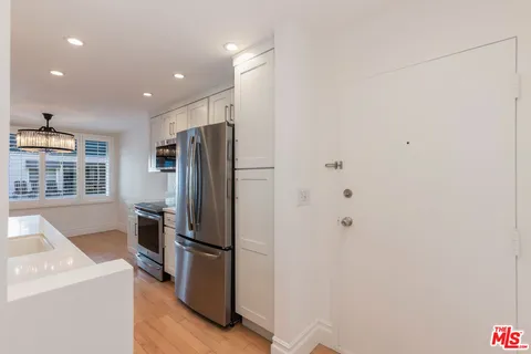 $825,000 | 8535 North W Knoll Drive, Unit 109, West Hollywood, CA 90069