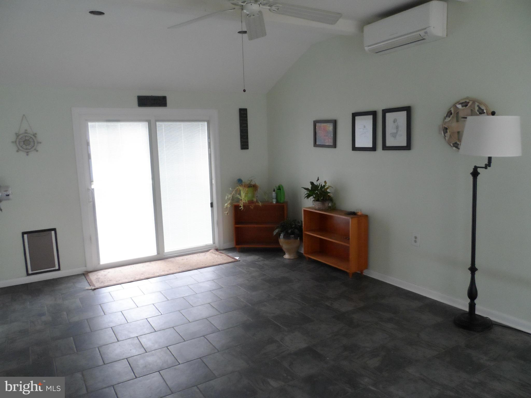 248 Hickory Point Road Pasadena, MD 21122 - Photo 11 of 28 Interior (General)
