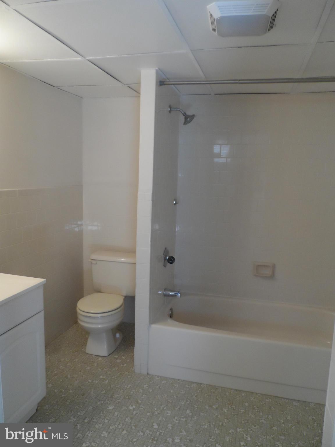 248 Hickory Point Road Pasadena, MD 21122 - Photo 20 of 28 Bath