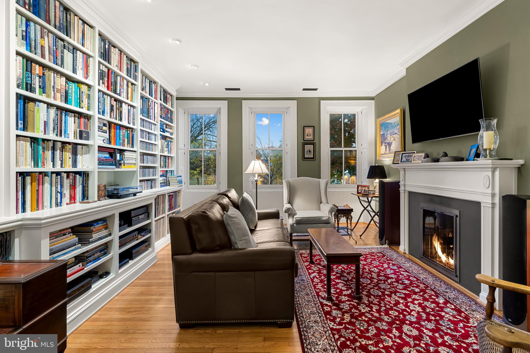 407 Warren Avenue Baltimore, MD 21230 - Photo 39 of 85 Family Room/3rd bedroom with views over the park
