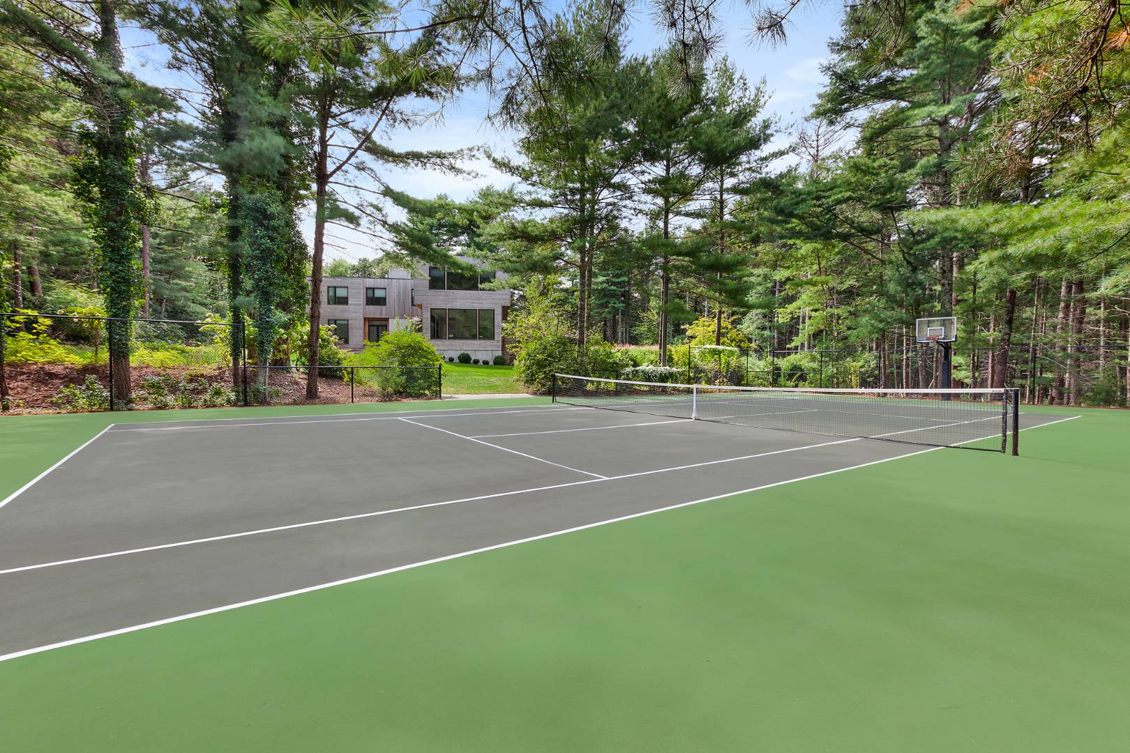 101 2 Holes Water Road East Hampton, NY 11937 - Photo 3 of 27 a view of a basketball court