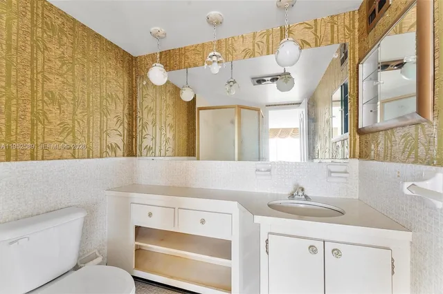 $275,000 | 1850 South Ocean Boulevard, Unit 409, Lauderdale-by-the-Sea, FL 33062