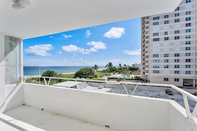 $275,000 | 1850 South Ocean Boulevard, Unit 409, Lauderdale-by-the-Sea, FL 33062
