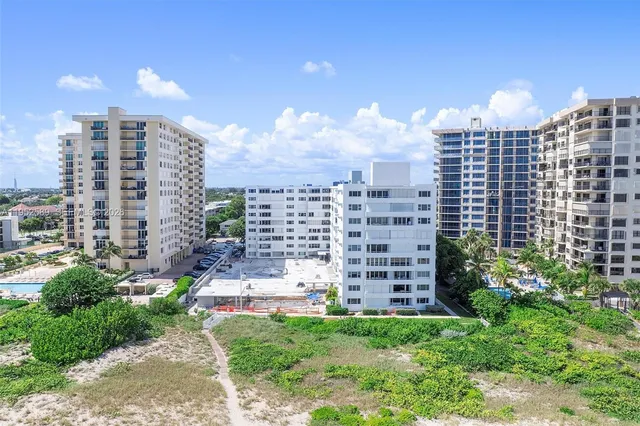 $275,000 | 1850 South Ocean Boulevard, Unit 409, Lauderdale-by-the-Sea, FL 33062