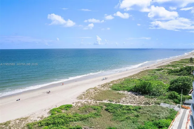 $275,000 | 1850 South Ocean Boulevard, Unit 409, Lauderdale-by-the-Sea, FL 33062