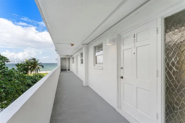 $275,000 | 1850 South Ocean Boulevard, Unit 409, Lauderdale-by-the-Sea, FL 33062