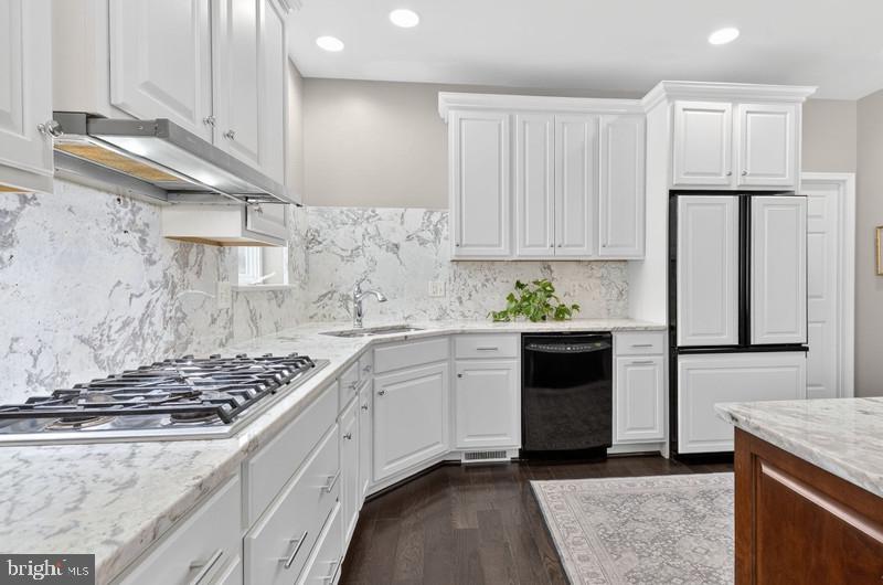 649 Dorset Street Lititz, PA 17543 - Photo 13 of 27 Kitchen