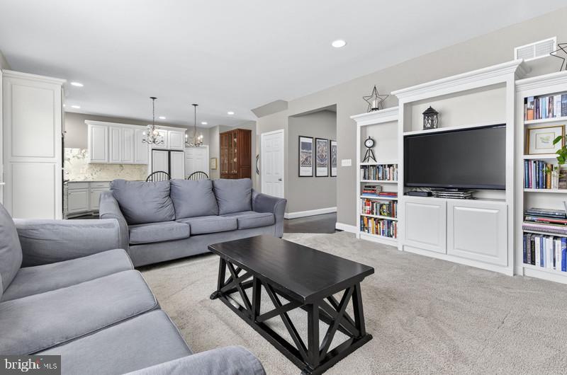 649 Dorset Street Lititz, PA 17543 - Photo 16 of 27 Living Room
