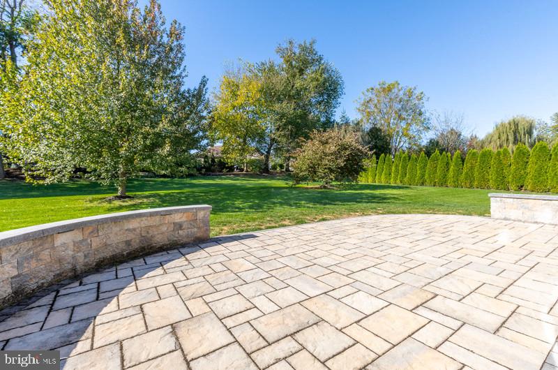 649 Dorset Street Lititz, PA 17543 - Photo 4 of 27 Patio