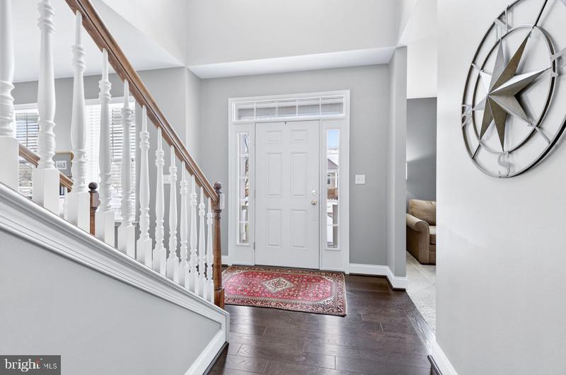 649 Dorset Street Lititz, PA 17543 - Photo 8 of 27 Foyer