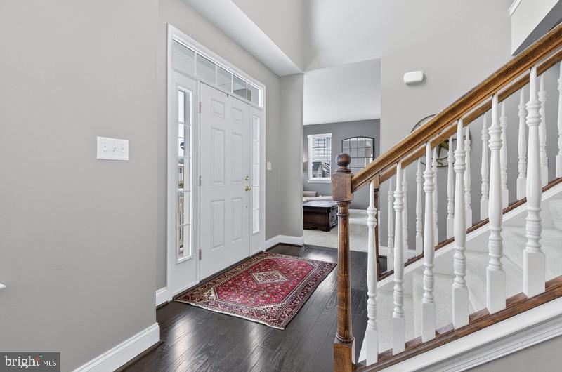 649 Dorset Street Lititz, PA 17543 - Photo 9 of 27 Foyer