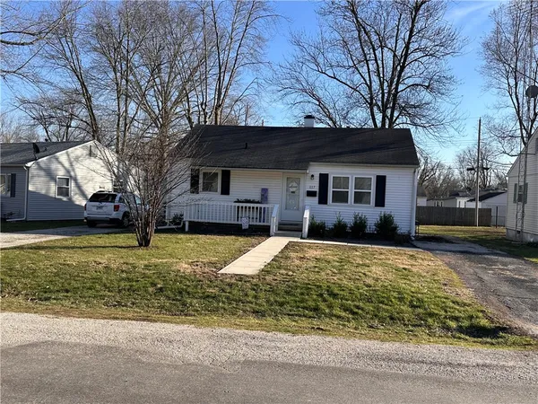 $88,400 | 117 MacArthur Boulevard, Pana, IL 62557