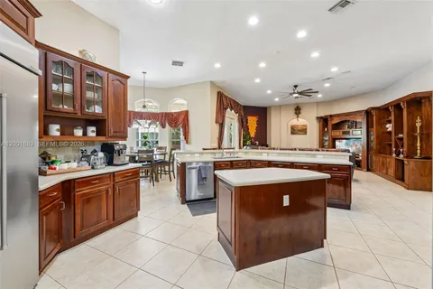 $2,300,000 | 13457 Majestic Way, Cooper City, FL 33330