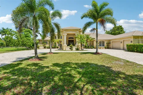 $2,300,000 | 13457 Majestic Way, Cooper City, FL 33330