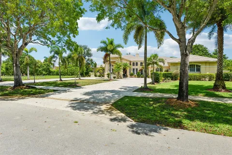$2,300,000 | 13457 Majestic Way, Cooper City, FL 33330