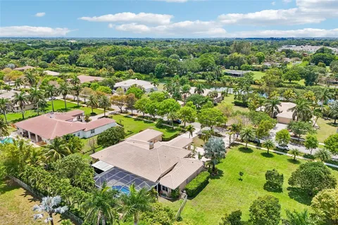 $2,300,000 | 13457 Majestic Way, Cooper City, FL 33330