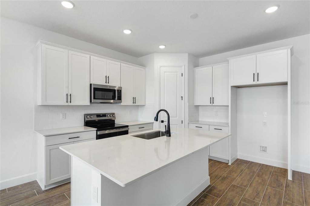 147 Waterstone Loop Tavares, FL 32778 - Photo 8 of 16