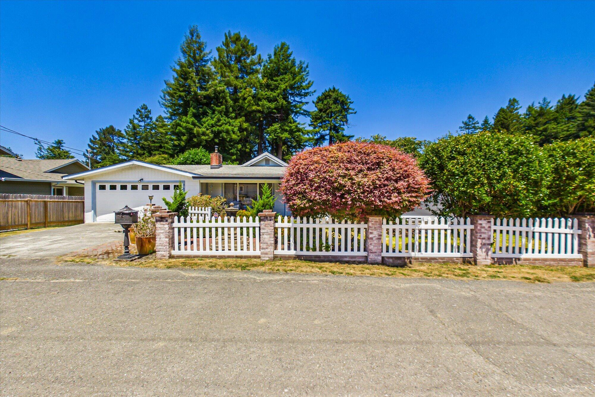2105 Hurst Road Eureka, CA 95503 - Photo 2 of 54