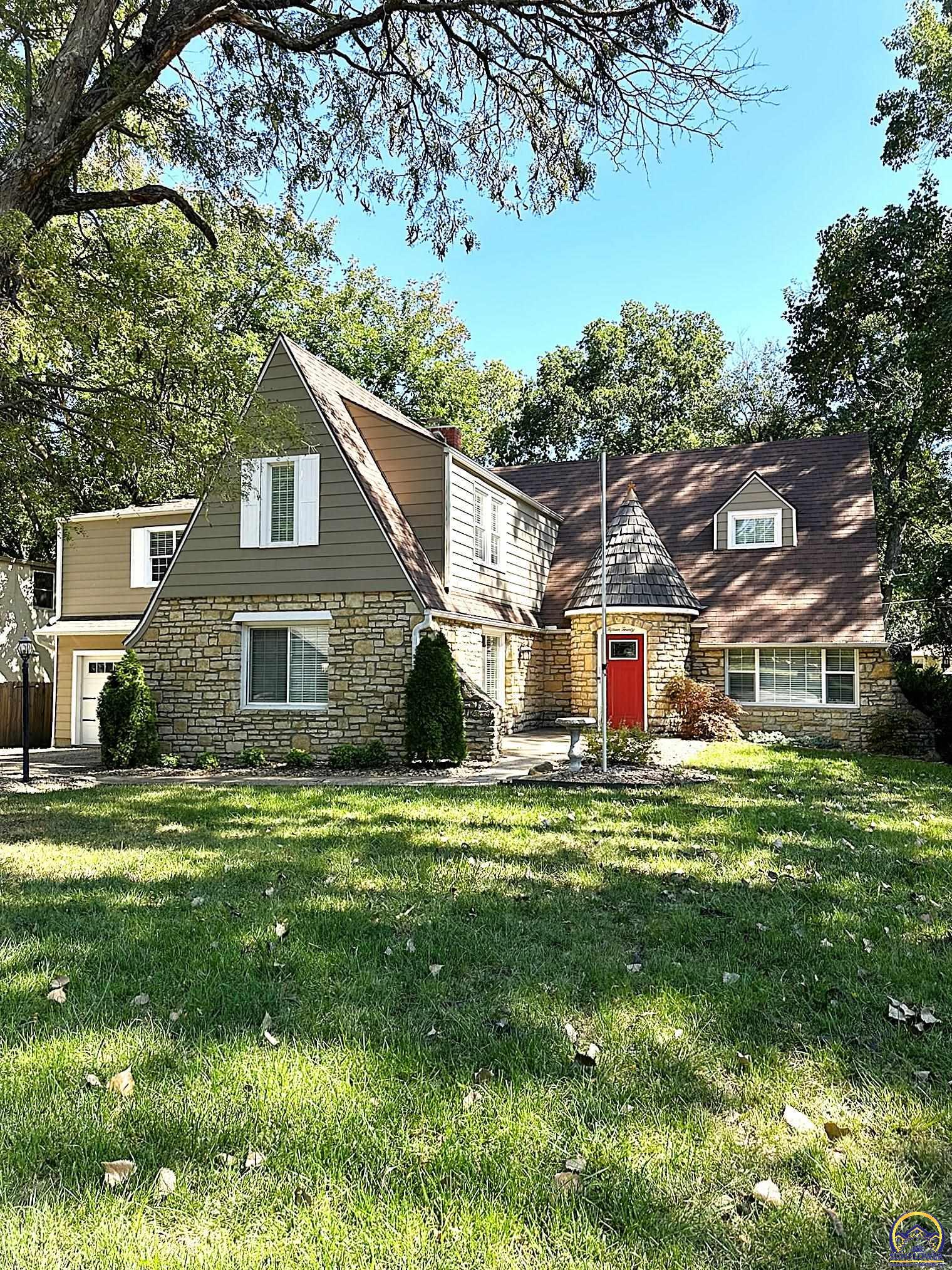 1520 Southwest Oakley Avenue Topeka, KS 66604 - Photo 1 of 76 Street View