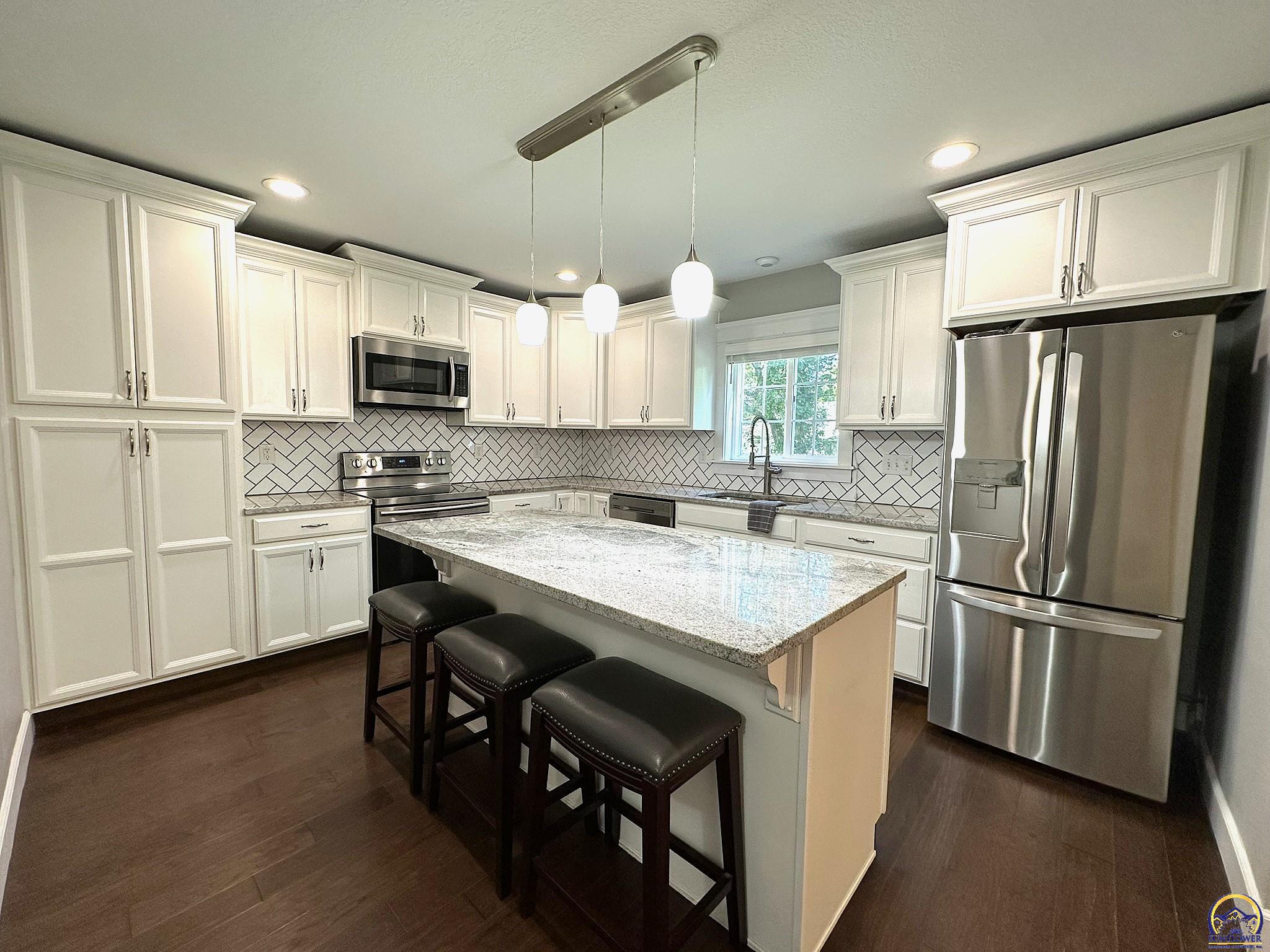 1520 Southwest Oakley Avenue Topeka, KS 66604 - Photo 18 of 76 Kitchen