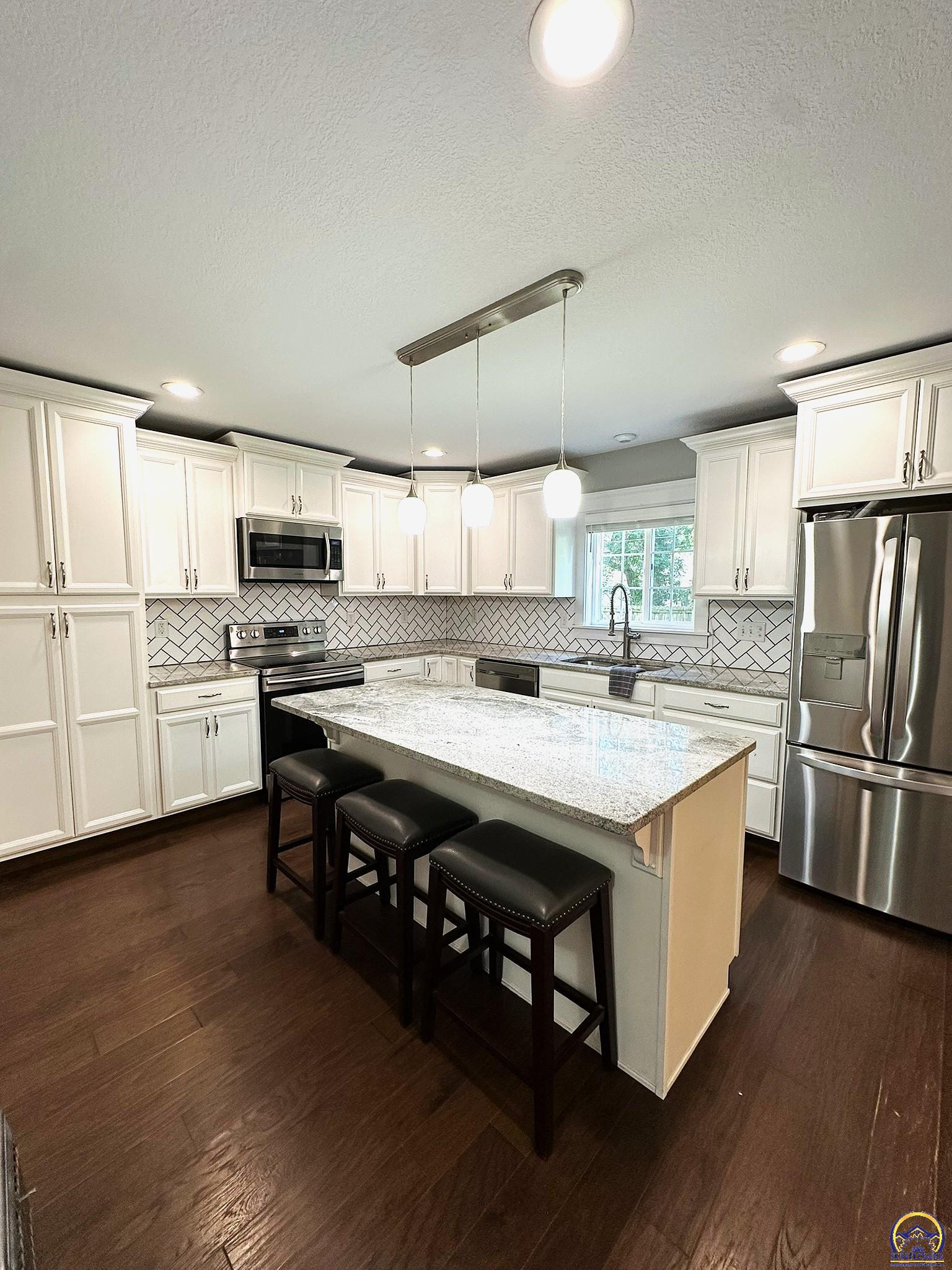 1520 Southwest Oakley Avenue Topeka, KS 66604 - Photo 23 of 76 Kitchen