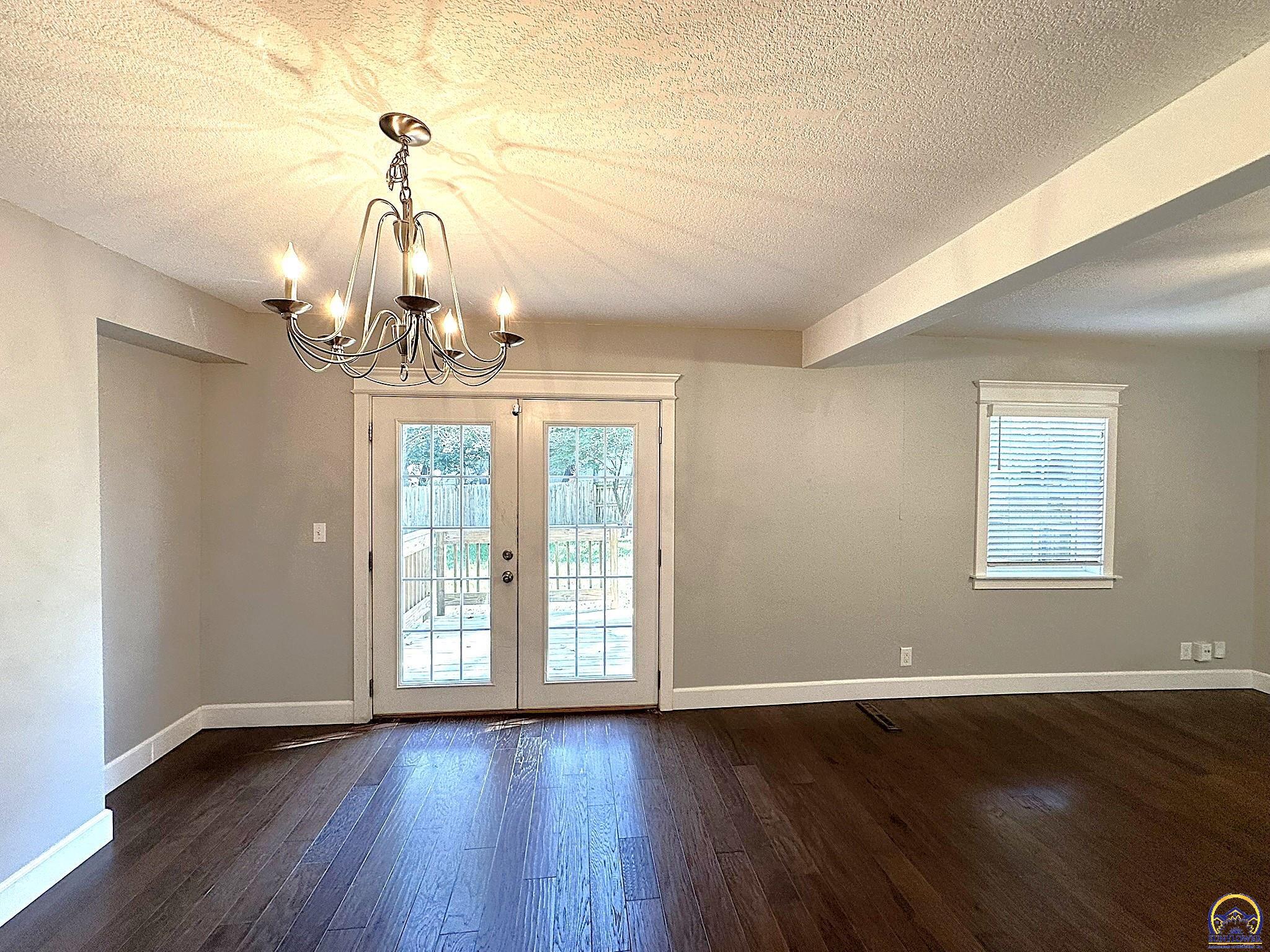 1520 Southwest Oakley Avenue Topeka, KS 66604 - Photo 27 of 76 Dining Room