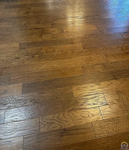 $379,900 | 1520 Southwest Oakley Avenue, Topeka, KS 66604