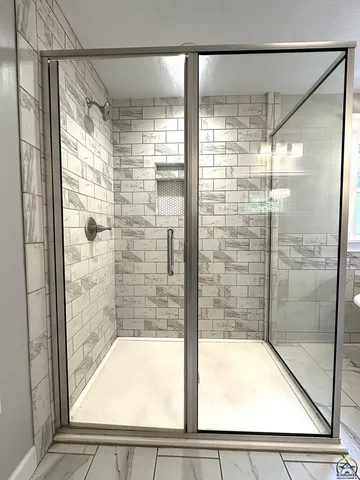 $389,900 | 1520 Southwest Oakley Avenue, Topeka, KS 66604