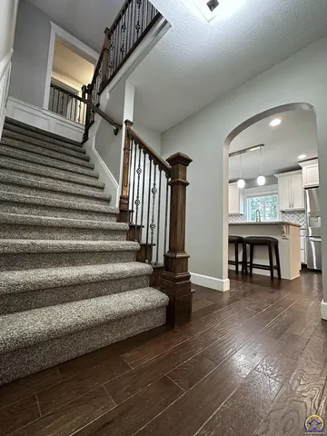 $379,900 | 1520 Southwest Oakley Avenue, Topeka, KS 66604