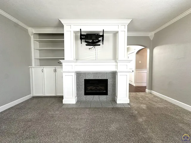 $389,900 | 1520 Southwest Oakley Avenue, Topeka, KS 66604