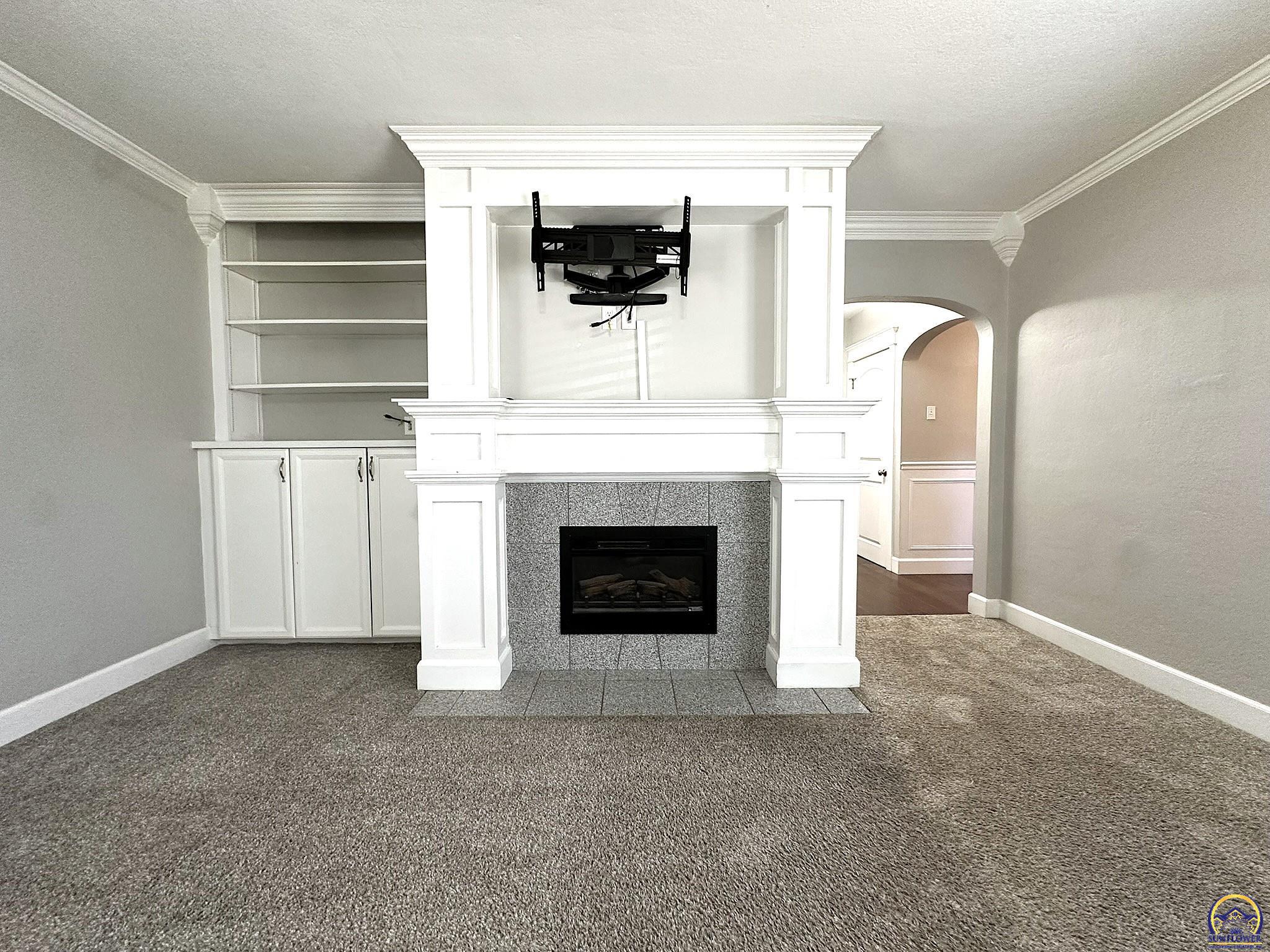 1520 Southwest Oakley Avenue Topeka, KS 66604 - Photo 5 of 76 Formal Living Space