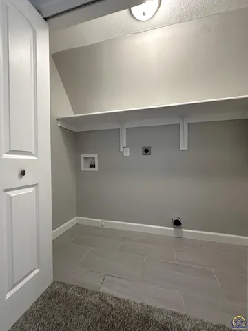 $389,900 | 1520 Southwest Oakley Avenue, Topeka, KS 66604