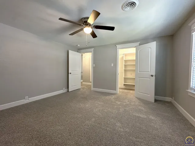 $379,900 | 1520 Southwest Oakley Avenue, Topeka, KS 66604