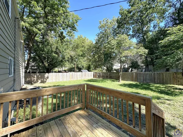 $389,900 | 1520 Southwest Oakley Avenue, Topeka, KS 66604