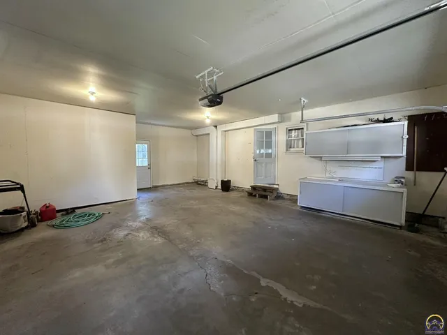 $379,900 | 1520 Southwest Oakley Avenue, Topeka, KS 66604