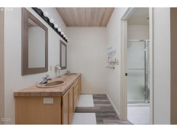 $625,000 | 4175 Highway 101, Unit E5, Depoe Bay, OR 97341